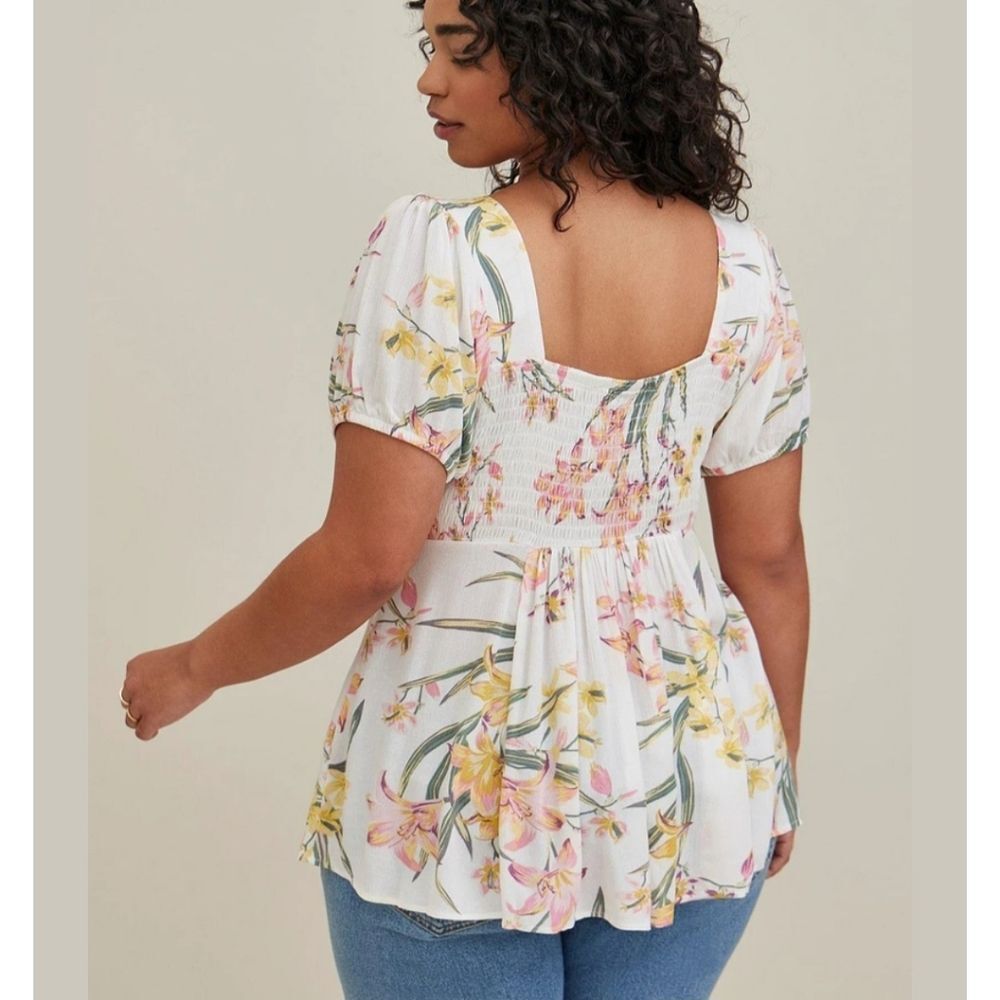 torrid White Floral Tie-Front Peasant Blouse - Picture 4 of 10